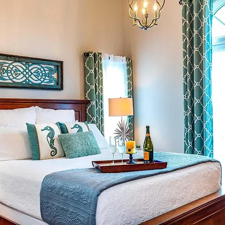 5113 Luxurious Living At Its Finest Close To The Pool With Private Courtyard And Bbq